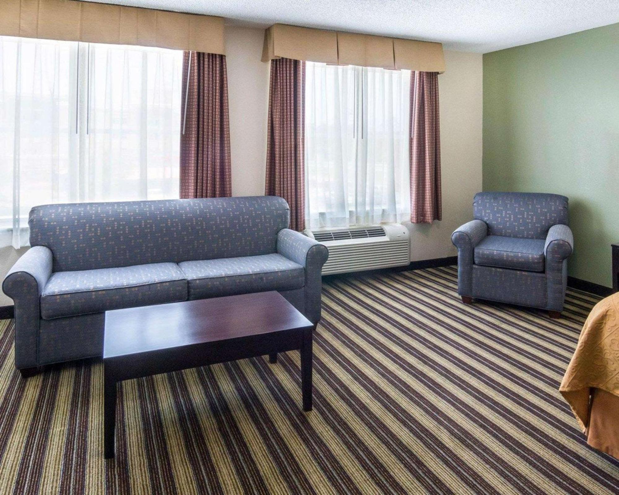 Quality Inn & Suites West Monroe Bagian luar foto