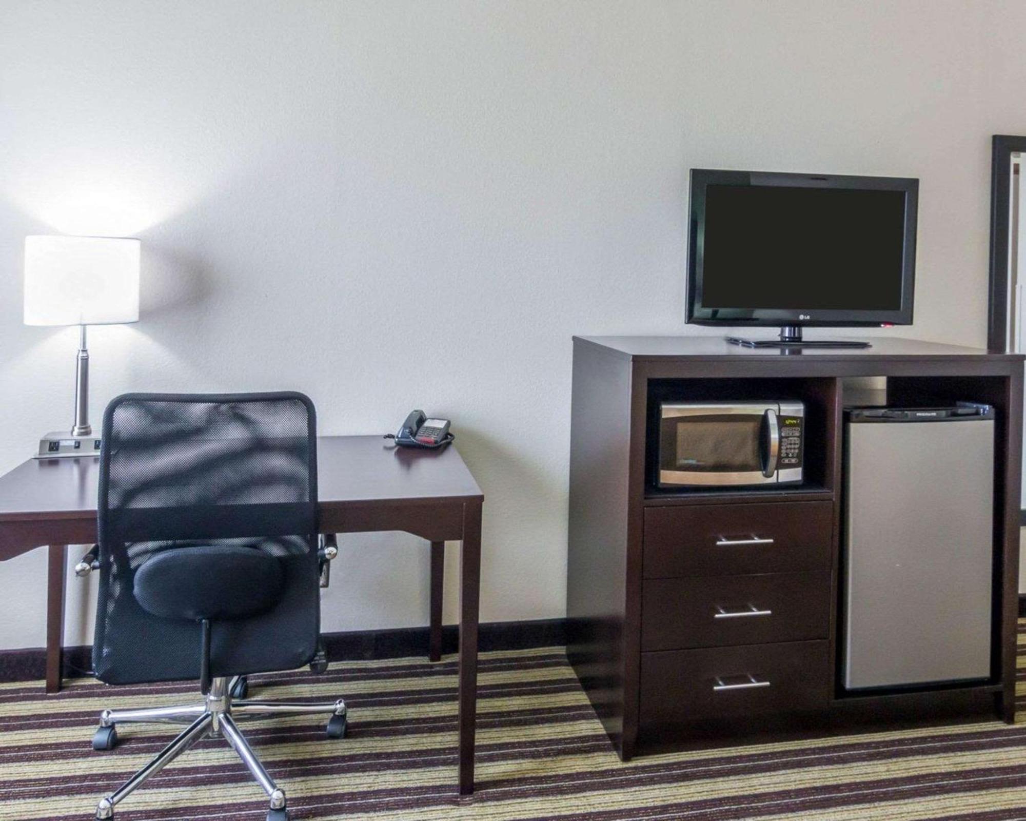 Quality Inn & Suites West Monroe Bagian luar foto