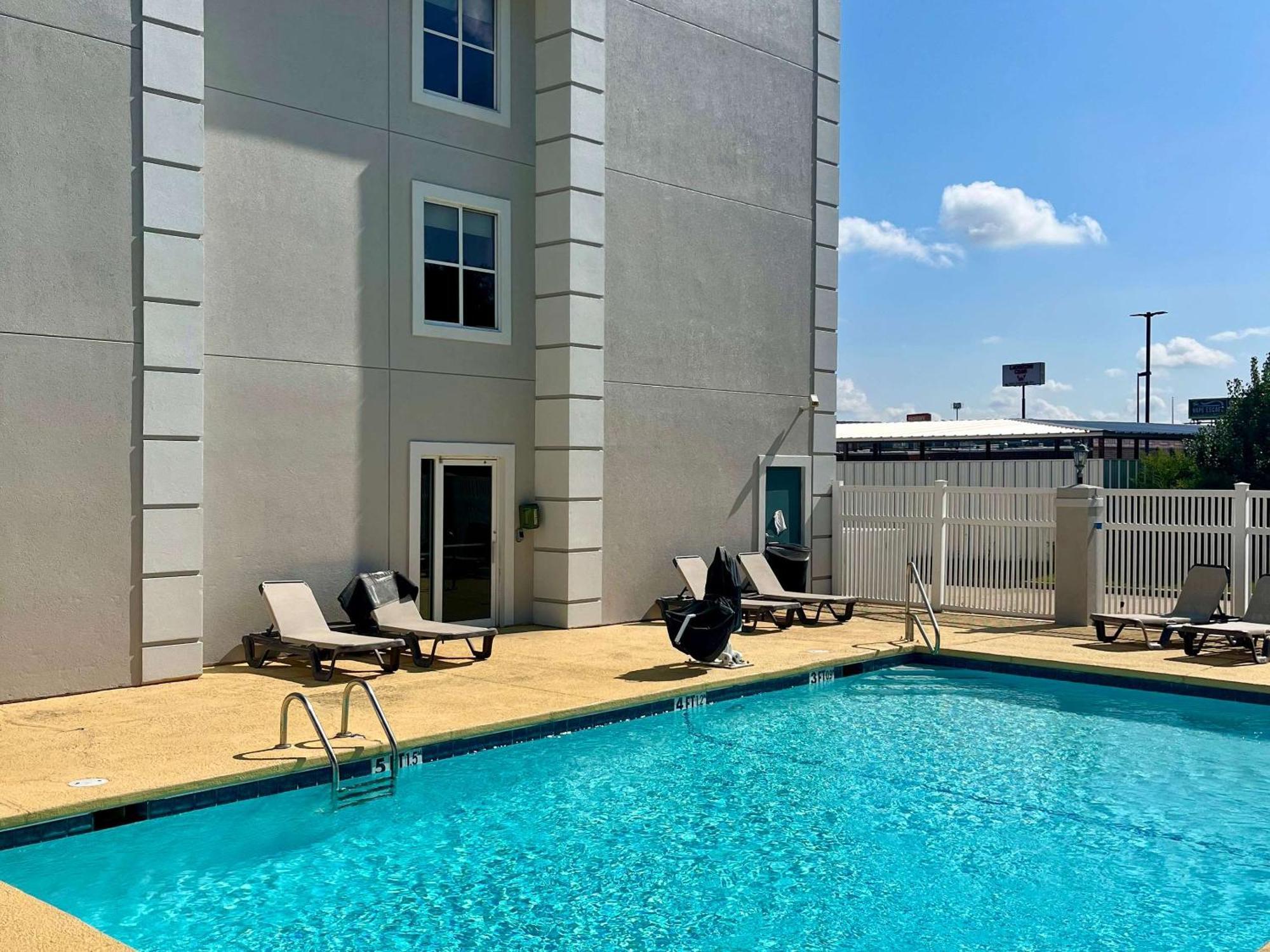 Quality Inn & Suites West Monroe Bagian luar foto