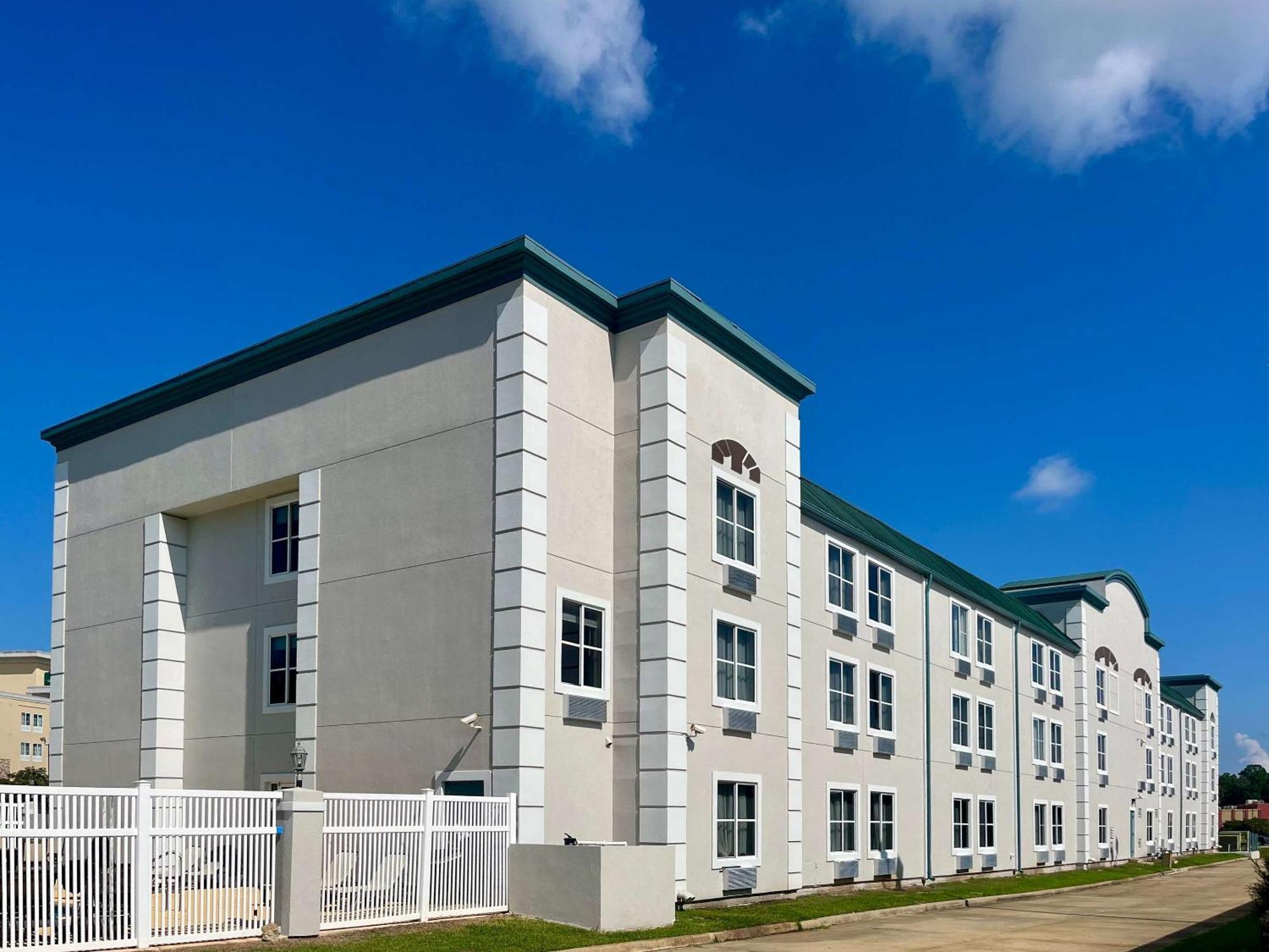 Quality Inn & Suites West Monroe Bagian luar foto