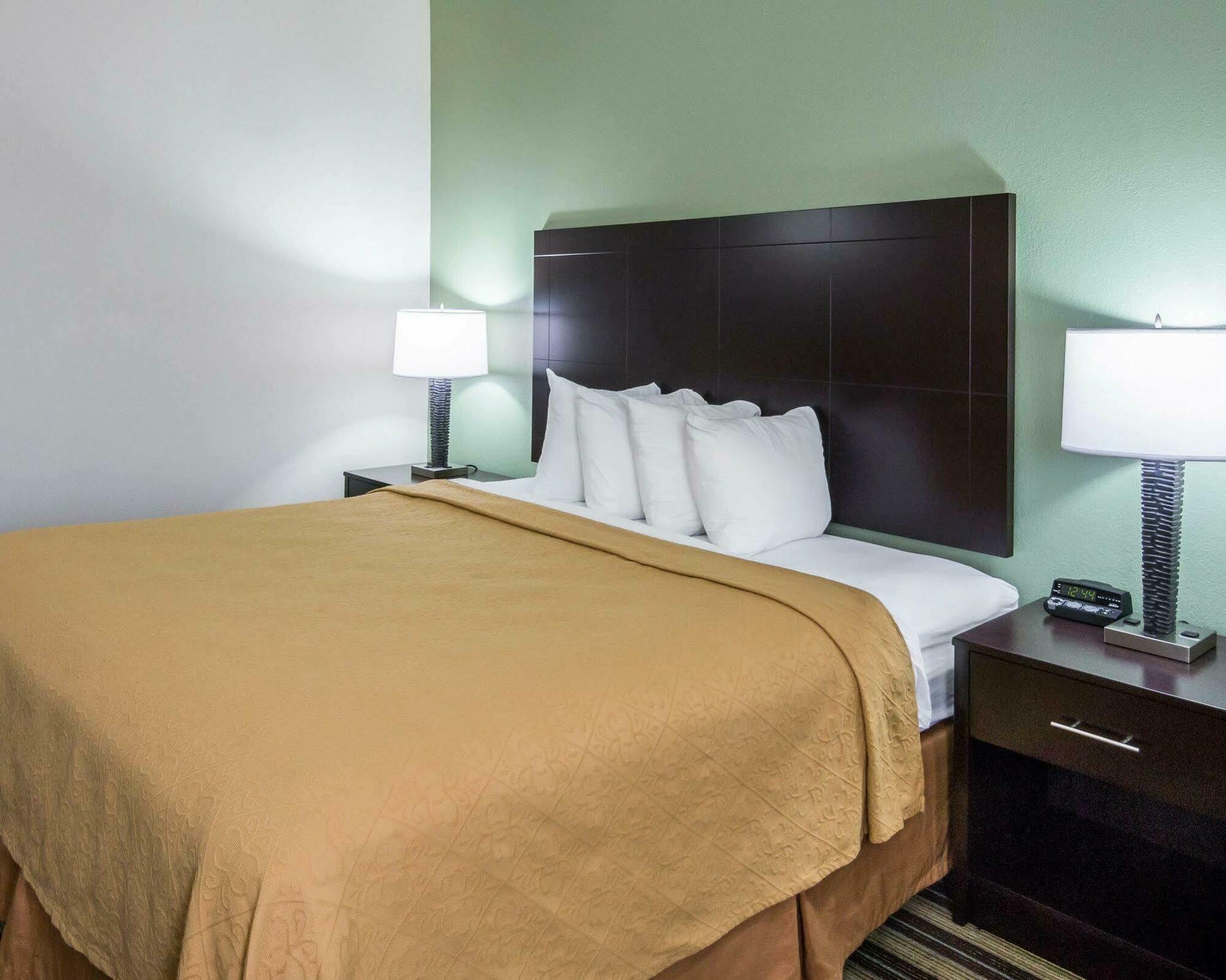Quality Inn & Suites West Monroe Bagian luar foto